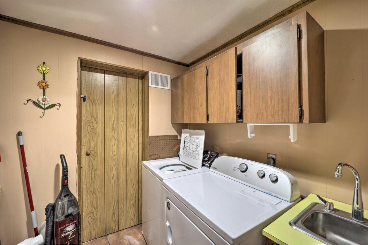Beech Mountain Cabin Retreat With Hot Tub And Views! Luaran gambar